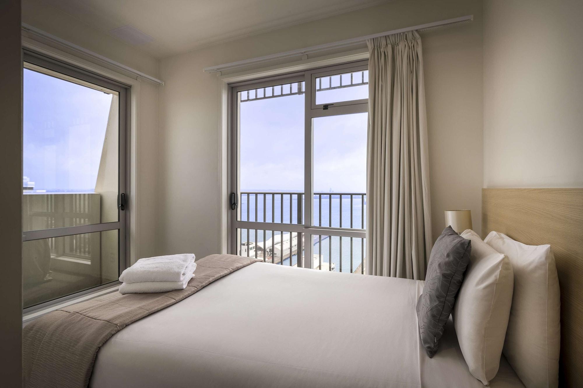 Auckland Harbour Suites Extérieur photo